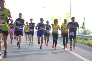 BIB: 0917
                            <button type="button" onclick="openModal(3714373)" class="btn btn-primary btn-sm float-right btn-popup" data-toggle="modal" data-target=".modal-high-quality">
                        <i class="fas fa-shopping-cart"></i> Add to Cart
                    </button>
                                            <button type="button" onclick="isThisMe(3714373, true)" class="btn btn-success btn-sm float-right btn-popup btn-isme hidden" data-toggle="tooltip" data-placement="bottom" title="นี่คือรูปของคุณใช่ไหม คลิกที่นี่เพื่อเอาเข้าอัลบั้ม">
                        <i class="fas fa-plus"></i> Add to album
                    </button>
                    <button type="button" onclick="isThisMe(3714373, false)" class="btn btn-warning btn-sm float-right btn-popup btn-isnotme hidden">
                        <i class="fas fa-ban"></i> Remove from album
                    </button>