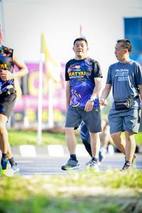 BIB: 2019
                            <button type="button" onclick="openModal(3835938)" class="btn btn-primary btn-sm float-right btn-popup" data-toggle="modal" data-target=".modal-high-quality">
                        <i class="fas fa-shopping-cart"></i> Add to Cart
                    </button>
                                            <button type="button" onclick="isThisMe(3835938, true)" class="btn btn-success btn-sm float-right btn-popup btn-isme hidden" data-toggle="tooltip" data-placement="bottom" title="นี่คือรูปของคุณใช่ไหม คลิกที่นี่เพื่อเอาเข้าอัลบั้ม">
                        <i class="fas fa-plus"></i> Add to album
                    </button>
                    <button type="button" onclick="isThisMe(3835938, false)" class="btn btn-warning btn-sm float-right btn-popup btn-isnotme hidden">
                        <i class="fas fa-ban"></i> Remove from album
                    </button>