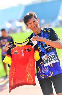 BIB: 209, 2121
                            <button type="button" onclick="openModal(3814635)" class="btn btn-primary btn-sm float-right btn-popup" data-toggle="modal" data-target=".modal-high-quality">
                        <i class="fas fa-shopping-cart"></i> Add to Cart
                    </button>
                                            <button type="button" onclick="isThisMe(3814635, true)" class="btn btn-success btn-sm float-right btn-popup btn-isme hidden" data-toggle="tooltip" data-placement="bottom" title="นี่คือรูปของคุณใช่ไหม คลิกที่นี่เพื่อเอาเข้าอัลบั้ม">
                        <i class="fas fa-plus"></i> Add to album
                    </button>
                    <button type="button" onclick="isThisMe(3814635, false)" class="btn btn-warning btn-sm float-right btn-popup btn-isnotme hidden">
                        <i class="fas fa-ban"></i> Remove from album
                    </button>