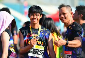 BIB: 11427, 0257
                            <button type="button" onclick="openModal(3806650)" class="btn btn-primary btn-sm float-right btn-popup" data-toggle="modal" data-target=".modal-high-quality">
                        <i class="fas fa-shopping-cart"></i> Add to Cart
                    </button>
                                            <button type="button" onclick="isThisMe(3806650, true)" class="btn btn-success btn-sm float-right btn-popup btn-isme hidden" data-toggle="tooltip" data-placement="bottom" title="นี่คือรูปของคุณใช่ไหม คลิกที่นี่เพื่อเอาเข้าอัลบั้ม">
                        <i class="fas fa-plus"></i> Add to album
                    </button>
                    <button type="button" onclick="isThisMe(3806650, false)" class="btn btn-warning btn-sm float-right btn-popup btn-isnotme hidden">
                        <i class="fas fa-ban"></i> Remove from album
                    </button>