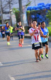 BIB: 11064
                            <button type="button" onclick="openModal(3783216)" class="btn btn-primary btn-sm float-right btn-popup" data-toggle="modal" data-target=".modal-high-quality">
                        <i class="fas fa-shopping-cart"></i> Add to Cart
                    </button>
                                            <button type="button" onclick="isThisMe(3783216, true)" class="btn btn-success btn-sm float-right btn-popup btn-isme hidden" data-toggle="tooltip" data-placement="bottom" title="นี่คือรูปของคุณใช่ไหม คลิกที่นี่เพื่อเอาเข้าอัลบั้ม">
                        <i class="fas fa-plus"></i> Add to album
                    </button>
                    <button type="button" onclick="isThisMe(3783216, false)" class="btn btn-warning btn-sm float-right btn-popup btn-isnotme hidden">
                        <i class="fas fa-ban"></i> Remove from album
                    </button>