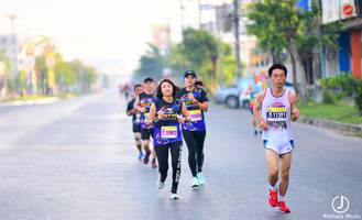 BIB: 11391, 1157, 1181
                            <button type="button" onclick="openModal(3747007)" class="btn btn-primary btn-sm float-right btn-popup" data-toggle="modal" data-target=".modal-high-quality">
                        <i class="fas fa-shopping-cart"></i> Add to Cart
                    </button>
                                            <button type="button" onclick="isThisMe(3747007, true)" class="btn btn-success btn-sm float-right btn-popup btn-isme hidden" data-toggle="tooltip" data-placement="bottom" title="นี่คือรูปของคุณใช่ไหม คลิกที่นี่เพื่อเอาเข้าอัลบั้ม">
                        <i class="fas fa-plus"></i> Add to album
                    </button>
                    <button type="button" onclick="isThisMe(3747007, false)" class="btn btn-warning btn-sm float-right btn-popup btn-isnotme hidden">
                        <i class="fas fa-ban"></i> Remove from album
                    </button>