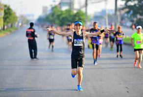 BIB: 20352
                            <button type="button" onclick="openModal(3783093)" class="btn btn-primary btn-sm float-right btn-popup" data-toggle="modal" data-target=".modal-high-quality">
                        <i class="fas fa-shopping-cart"></i> Add to Cart
                    </button>
                                            <button type="button" onclick="isThisMe(3783093, true)" class="btn btn-success btn-sm float-right btn-popup btn-isme hidden" data-toggle="tooltip" data-placement="bottom" title="นี่คือรูปของคุณใช่ไหม คลิกที่นี่เพื่อเอาเข้าอัลบั้ม">
                        <i class="fas fa-plus"></i> Add to album
                    </button>
                    <button type="button" onclick="isThisMe(3783093, false)" class="btn btn-warning btn-sm float-right btn-popup btn-isnotme hidden">
                        <i class="fas fa-ban"></i> Remove from album
                    </button>