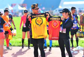 BIB: 42195, 211
                            <button type="button" onclick="openModal(3814664)" class="btn btn-primary btn-sm float-right btn-popup" data-toggle="modal" data-target=".modal-high-quality">
                        <i class="fas fa-shopping-cart"></i> Add to Cart
                    </button>
                                            <button type="button" onclick="isThisMe(3814664, true)" class="btn btn-success btn-sm float-right btn-popup btn-isme hidden" data-toggle="tooltip" data-placement="bottom" title="นี่คือรูปของคุณใช่ไหม คลิกที่นี่เพื่อเอาเข้าอัลบั้ม">
                        <i class="fas fa-plus"></i> Add to album
                    </button>
                    <button type="button" onclick="isThisMe(3814664, false)" class="btn btn-warning btn-sm float-right btn-popup btn-isnotme hidden">
                        <i class="fas fa-ban"></i> Remove from album
                    </button>