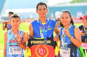 BIB: 041610, 211, 1677
                            <button type="button" onclick="openModal(3814651)" class="btn btn-primary btn-sm float-right btn-popup" data-toggle="modal" data-target=".modal-high-quality">
                        <i class="fas fa-shopping-cart"></i> Add to Cart
                    </button>
                                            <button type="button" onclick="isThisMe(3814651, true)" class="btn btn-success btn-sm float-right btn-popup btn-isme hidden" data-toggle="tooltip" data-placement="bottom" title="นี่คือรูปของคุณใช่ไหม คลิกที่นี่เพื่อเอาเข้าอัลบั้ม">
                        <i class="fas fa-plus"></i> Add to album
                    </button>
                    <button type="button" onclick="isThisMe(3814651, false)" class="btn btn-warning btn-sm float-right btn-popup btn-isnotme hidden">
                        <i class="fas fa-ban"></i> Remove from album
                    </button>