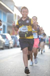 BIB: 1541
                            <button type="button" onclick="openModal(3746730)" class="btn btn-primary btn-sm float-right btn-popup" data-toggle="modal" data-target=".modal-high-quality">
                        <i class="fas fa-shopping-cart"></i> Add to Cart
                    </button>
                                            <button type="button" onclick="isThisMe(3746730, true)" class="btn btn-success btn-sm float-right btn-popup btn-isme hidden" data-toggle="tooltip" data-placement="bottom" title="นี่คือรูปของคุณใช่ไหม คลิกที่นี่เพื่อเอาเข้าอัลบั้ม">
                        <i class="fas fa-plus"></i> Add to album
                    </button>
                    <button type="button" onclick="isThisMe(3746730, false)" class="btn btn-warning btn-sm float-right btn-popup btn-isnotme hidden">
                        <i class="fas fa-ban"></i> Remove from album
                    </button>