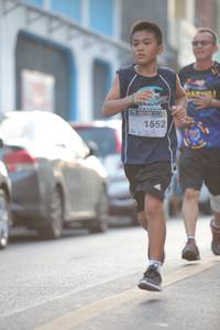 BIB: 1552
                            <button type="button" onclick="openModal(3746642)" class="btn btn-primary btn-sm float-right btn-popup" data-toggle="modal" data-target=".modal-high-quality">
                        <i class="fas fa-shopping-cart"></i> Add to Cart
                    </button>
                                            <button type="button" onclick="isThisMe(3746642, true)" class="btn btn-success btn-sm float-right btn-popup btn-isme hidden" data-toggle="tooltip" data-placement="bottom" title="นี่คือรูปของคุณใช่ไหม คลิกที่นี่เพื่อเอาเข้าอัลบั้ม">
                        <i class="fas fa-plus"></i> Add to album
                    </button>
                    <button type="button" onclick="isThisMe(3746642, false)" class="btn btn-warning btn-sm float-right btn-popup btn-isnotme hidden">
                        <i class="fas fa-ban"></i> Remove from album
                    </button>