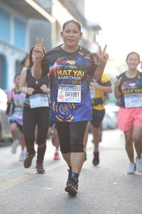 BIB: 209, 041061
                            <button type="button" onclick="openModal(3746731)" class="btn btn-primary btn-sm float-right btn-popup" data-toggle="modal" data-target=".modal-high-quality">
                        <i class="fas fa-shopping-cart"></i> Add to Cart
                    </button>
                                            <button type="button" onclick="isThisMe(3746731, true)" class="btn btn-success btn-sm float-right btn-popup btn-isme hidden" data-toggle="tooltip" data-placement="bottom" title="นี่คือรูปของคุณใช่ไหม คลิกที่นี่เพื่อเอาเข้าอัลบั้ม">
                        <i class="fas fa-plus"></i> Add to album
                    </button>
                    <button type="button" onclick="isThisMe(3746731, false)" class="btn btn-warning btn-sm float-right btn-popup btn-isnotme hidden">
                        <i class="fas fa-ban"></i> Remove from album
                    </button>