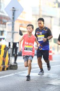 BIB: 10370
                            <button type="button" onclick="openModal(3680729)" class="btn btn-primary btn-sm float-right btn-popup" data-toggle="modal" data-target=".modal-high-quality">
                        <i class="fas fa-shopping-cart"></i> Add to Cart
                    </button>
                                            <button type="button" onclick="isThisMe(3680729, true)" class="btn btn-success btn-sm float-right btn-popup btn-isme hidden" data-toggle="tooltip" data-placement="bottom" title="นี่คือรูปของคุณใช่ไหม คลิกที่นี่เพื่อเอาเข้าอัลบั้ม">
                        <i class="fas fa-plus"></i> Add to album
                    </button>
                    <button type="button" onclick="isThisMe(3680729, false)" class="btn btn-warning btn-sm float-right btn-popup btn-isnotme hidden">
                        <i class="fas fa-ban"></i> Remove from album
                    </button>