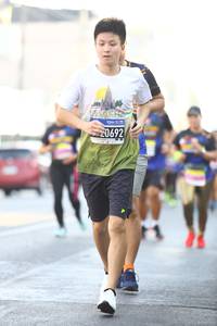 BIB: 0692
                            <button type="button" onclick="openModal(3682715)" class="btn btn-primary btn-sm float-right btn-popup" data-toggle="modal" data-target=".modal-high-quality">
                        <i class="fas fa-shopping-cart"></i> Add to Cart
                    </button>
                                            <button type="button" onclick="isThisMe(3682715, true)" class="btn btn-success btn-sm float-right btn-popup btn-isme hidden" data-toggle="tooltip" data-placement="bottom" title="นี่คือรูปของคุณใช่ไหม คลิกที่นี่เพื่อเอาเข้าอัลบั้ม">
                        <i class="fas fa-plus"></i> Add to album
                    </button>
                    <button type="button" onclick="isThisMe(3682715, false)" class="btn btn-warning btn-sm float-right btn-popup btn-isnotme hidden">
                        <i class="fas fa-ban"></i> Remove from album
                    </button>