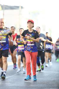 BIB: 0272
                            <button type="button" onclick="openModal(3683478)" class="btn btn-primary btn-sm float-right btn-popup" data-toggle="modal" data-target=".modal-high-quality">
                        <i class="fas fa-shopping-cart"></i> Add to Cart
                    </button>
                                            <button type="button" onclick="isThisMe(3683478, true)" class="btn btn-success btn-sm float-right btn-popup btn-isme hidden" data-toggle="tooltip" data-placement="bottom" title="นี่คือรูปของคุณใช่ไหม คลิกที่นี่เพื่อเอาเข้าอัลบั้ม">
                        <i class="fas fa-plus"></i> Add to album
                    </button>
                    <button type="button" onclick="isThisMe(3683478, false)" class="btn btn-warning btn-sm float-right btn-popup btn-isnotme hidden">
                        <i class="fas fa-ban"></i> Remove from album
                    </button>