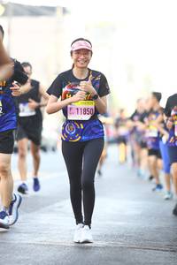 BIB: 11850
                            <button type="button" onclick="openModal(3682893)" class="btn btn-primary btn-sm float-right btn-popup" data-toggle="modal" data-target=".modal-high-quality">
                        <i class="fas fa-shopping-cart"></i> Add to Cart
                    </button>
                                            <button type="button" onclick="isThisMe(3682893, true)" class="btn btn-success btn-sm float-right btn-popup btn-isme hidden" data-toggle="tooltip" data-placement="bottom" title="นี่คือรูปของคุณใช่ไหม คลิกที่นี่เพื่อเอาเข้าอัลบั้ม">
                        <i class="fas fa-plus"></i> Add to album
                    </button>
                    <button type="button" onclick="isThisMe(3682893, false)" class="btn btn-warning btn-sm float-right btn-popup btn-isnotme hidden">
                        <i class="fas fa-ban"></i> Remove from album
                    </button>