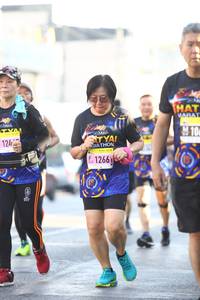 BIB: 124, 1266
                            <button type="button" onclick="openModal(3686130)" class="btn btn-primary btn-sm float-right btn-popup" data-toggle="modal" data-target=".modal-high-quality">
                        <i class="fas fa-shopping-cart"></i> Add to Cart
                    </button>
                                            <button type="button" onclick="isThisMe(3686130, true)" class="btn btn-success btn-sm float-right btn-popup btn-isme hidden" data-toggle="tooltip" data-placement="bottom" title="นี่คือรูปของคุณใช่ไหม คลิกที่นี่เพื่อเอาเข้าอัลบั้ม">
                        <i class="fas fa-plus"></i> Add to album
                    </button>
                    <button type="button" onclick="isThisMe(3686130, false)" class="btn btn-warning btn-sm float-right btn-popup btn-isnotme hidden">
                        <i class="fas fa-ban"></i> Remove from album
                    </button>