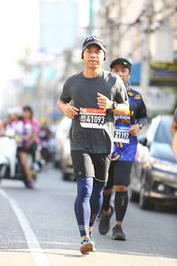 BIB: 41093, 
                            <button type="button" onclick="openModal(3556888)" class="btn btn-primary btn-sm float-right btn-popup" data-toggle="modal" data-target=".modal-high-quality">
                        <i class="fas fa-shopping-cart"></i> Add to Cart
                    </button>
                                            <button type="button" onclick="isThisMe(3556888, true)" class="btn btn-success btn-sm float-right btn-popup btn-isme hidden" data-toggle="tooltip" data-placement="bottom" title="นี่คือรูปของคุณใช่ไหม คลิกที่นี่เพื่อเอาเข้าอัลบั้ม">
                        <i class="fas fa-plus"></i> Add to album
                    </button>
                    <button type="button" onclick="isThisMe(3556888, false)" class="btn btn-warning btn-sm float-right btn-popup btn-isnotme hidden">
                        <i class="fas fa-ban"></i> Remove from album
                    </button>