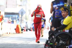 BIB: 40340
                            <button type="button" onclick="openModal(3573320)" class="btn btn-primary btn-sm float-right btn-popup" data-toggle="modal" data-target=".modal-high-quality">
                        <i class="fas fa-shopping-cart"></i> Add to Cart
                    </button>
                                            <button type="button" onclick="isThisMe(3573320, true)" class="btn btn-success btn-sm float-right btn-popup btn-isme hidden" data-toggle="tooltip" data-placement="bottom" title="นี่คือรูปของคุณใช่ไหม คลิกที่นี่เพื่อเอาเข้าอัลบั้ม">
                        <i class="fas fa-plus"></i> Add to album
                    </button>
                    <button type="button" onclick="isThisMe(3573320, false)" class="btn btn-warning btn-sm float-right btn-popup btn-isnotme hidden">
                        <i class="fas fa-ban"></i> Remove from album
                    </button>