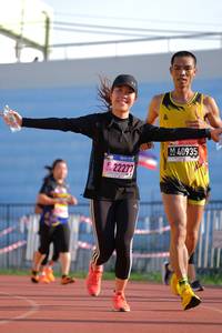 BIB: 40935, 2227
                            <button type="button" onclick="openModal(3575421)" class="btn btn-primary btn-sm float-right btn-popup" data-toggle="modal" data-target=".modal-high-quality">
                        <i class="fas fa-shopping-cart"></i> Add to Cart
                    </button>
                                            <button type="button" onclick="isThisMe(3575421, true)" class="btn btn-success btn-sm float-right btn-popup btn-isme hidden" data-toggle="tooltip" data-placement="bottom" title="นี่คือรูปของคุณใช่ไหม คลิกที่นี่เพื่อเอาเข้าอัลบั้ม">
                        <i class="fas fa-plus"></i> Add to album
                    </button>
                    <button type="button" onclick="isThisMe(3575421, false)" class="btn btn-warning btn-sm float-right btn-popup btn-isnotme hidden">
                        <i class="fas fa-ban"></i> Remove from album
                    </button>