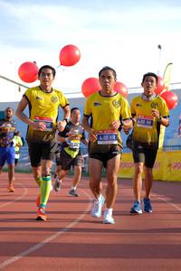 BIB: 400
                            <button type="button" onclick="openModal(3570693)" class="btn btn-primary btn-sm float-right btn-popup" data-toggle="modal" data-target=".modal-high-quality">
                        <i class="fas fa-shopping-cart"></i> Add to Cart
                    </button>
                                            <button type="button" onclick="isThisMe(3570693, true)" class="btn btn-success btn-sm float-right btn-popup btn-isme hidden" data-toggle="tooltip" data-placement="bottom" title="นี่คือรูปของคุณใช่ไหม คลิกที่นี่เพื่อเอาเข้าอัลบั้ม">
                        <i class="fas fa-plus"></i> Add to album
                    </button>
                    <button type="button" onclick="isThisMe(3570693, false)" class="btn btn-warning btn-sm float-right btn-popup btn-isnotme hidden">
                        <i class="fas fa-ban"></i> Remove from album
                    </button>