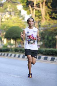 BIB: 2640
                            <button type="button" onclick="openModal(6418108)" class="btn btn-primary btn-sm float-right btn-popup" data-toggle="modal" data-target=".modal-high-quality">
                        <i class="fas fa-shopping-cart"></i> Add to Cart
                    </button>
                                            <button type="button" onclick="isThisMe(6418108, true)" class="btn btn-success btn-sm float-right btn-popup btn-isme hidden" data-toggle="tooltip" data-placement="bottom" title="นี่คือรูปของคุณใช่ไหม คลิกที่นี่เพื่อเอาเข้าอัลบั้ม">
                        <i class="fas fa-plus"></i> Add to album
                    </button>
                    <button type="button" onclick="isThisMe(6418108, false)" class="btn btn-warning btn-sm float-right btn-popup btn-isnotme hidden">
                        <i class="fas fa-ban"></i> Remove from album
                    </button>