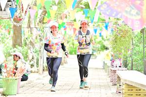 BIB: 
                            <button type="button" onclick="openModal(4057354)" class="btn btn-primary btn-sm float-right btn-popup" data-toggle="modal" data-target=".modal-high-quality">
                        <i class="fas fa-shopping-cart"></i> Add to Cart
                    </button>
                                            <button type="button" onclick="isThisMe(4057354, true)" class="btn btn-success btn-sm float-right btn-popup btn-isme hidden" data-toggle="tooltip" data-placement="bottom" title="นี่คือรูปของคุณใช่ไหม คลิกที่นี่เพื่อเอาเข้าอัลบั้ม">
                        <i class="fas fa-plus"></i> Add to album
                    </button>
                    <button type="button" onclick="isThisMe(4057354, false)" class="btn btn-warning btn-sm float-right btn-popup btn-isnotme hidden">
                        <i class="fas fa-ban"></i> Remove from album
                    </button>