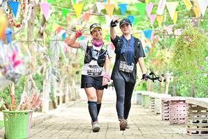 BIB: 3793, 3167, 111
                            <button type="button" onclick="openModal(4051249)" class="btn btn-primary btn-sm float-right btn-popup" data-toggle="modal" data-target=".modal-high-quality">
                        <i class="fas fa-shopping-cart"></i> Add to Cart
                    </button>
                                            <button type="button" onclick="isThisMe(4051249, true)" class="btn btn-success btn-sm float-right btn-popup btn-isme hidden" data-toggle="tooltip" data-placement="bottom" title="นี่คือรูปของคุณใช่ไหม คลิกที่นี่เพื่อเอาเข้าอัลบั้ม">
                        <i class="fas fa-plus"></i> Add to album
                    </button>
                    <button type="button" onclick="isThisMe(4051249, false)" class="btn btn-warning btn-sm float-right btn-popup btn-isnotme hidden">
                        <i class="fas fa-ban"></i> Remove from album
                    </button>