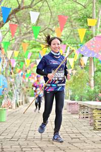 BIB: 3292
                            <button type="button" onclick="openModal(4047449)" class="btn btn-primary btn-sm float-right btn-popup" data-toggle="modal" data-target=".modal-high-quality">
                        <i class="fas fa-shopping-cart"></i> Add to Cart
                    </button>
                                            <button type="button" onclick="isThisMe(4047449, true)" class="btn btn-success btn-sm float-right btn-popup btn-isme hidden" data-toggle="tooltip" data-placement="bottom" title="นี่คือรูปของคุณใช่ไหม คลิกที่นี่เพื่อเอาเข้าอัลบั้ม">
                        <i class="fas fa-plus"></i> Add to album
                    </button>
                    <button type="button" onclick="isThisMe(4047449, false)" class="btn btn-warning btn-sm float-right btn-popup btn-isnotme hidden">
                        <i class="fas fa-ban"></i> Remove from album
                    </button>