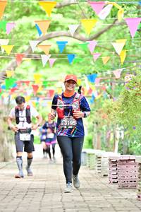 BIB: 3195
                            <button type="button" onclick="openModal(4050391)" class="btn btn-primary btn-sm float-right btn-popup" data-toggle="modal" data-target=".modal-high-quality">
                        <i class="fas fa-shopping-cart"></i> Add to Cart
                    </button>
                                            <button type="button" onclick="isThisMe(4050391, true)" class="btn btn-success btn-sm float-right btn-popup btn-isme hidden" data-toggle="tooltip" data-placement="bottom" title="นี่คือรูปของคุณใช่ไหม คลิกที่นี่เพื่อเอาเข้าอัลบั้ม">
                        <i class="fas fa-plus"></i> Add to album
                    </button>
                    <button type="button" onclick="isThisMe(4050391, false)" class="btn btn-warning btn-sm float-right btn-popup btn-isnotme hidden">
                        <i class="fas fa-ban"></i> Remove from album
                    </button>