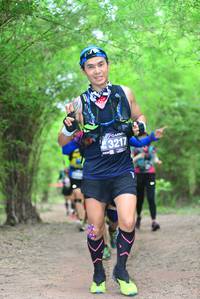 BIB: 3217
                            <button type="button" onclick="openModal(4358867)" class="btn btn-primary btn-sm float-right btn-popup" data-toggle="modal" data-target=".modal-high-quality">
                        <i class="fas fa-shopping-cart"></i> Add to Cart
                    </button>
                                            <button type="button" onclick="isThisMe(4358867, true)" class="btn btn-success btn-sm float-right btn-popup btn-isme hidden" data-toggle="tooltip" data-placement="bottom" title="นี่คือรูปของคุณใช่ไหม คลิกที่นี่เพื่อเอาเข้าอัลบั้ม">
                        <i class="fas fa-plus"></i> Add to album
                    </button>
                    <button type="button" onclick="isThisMe(4358867, false)" class="btn btn-warning btn-sm float-right btn-popup btn-isnotme hidden">
                        <i class="fas fa-ban"></i> Remove from album
                    </button>