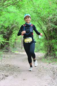 BIB: 5413
                            <button type="button" onclick="openModal(4330052)" class="btn btn-primary btn-sm float-right btn-popup" data-toggle="modal" data-target=".modal-high-quality">
                        <i class="fas fa-shopping-cart"></i> Add to Cart
                    </button>
                                            <button type="button" onclick="isThisMe(4330052, true)" class="btn btn-success btn-sm float-right btn-popup btn-isme hidden" data-toggle="tooltip" data-placement="bottom" title="นี่คือรูปของคุณใช่ไหม คลิกที่นี่เพื่อเอาเข้าอัลบั้ม">
                        <i class="fas fa-plus"></i> Add to album
                    </button>
                    <button type="button" onclick="isThisMe(4330052, false)" class="btn btn-warning btn-sm float-right btn-popup btn-isnotme hidden">
                        <i class="fas fa-ban"></i> Remove from album
                    </button>