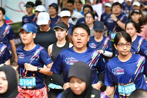 BIB: 51041, 1533
                            <button type="button" onclick="openModal(3950591)" class="btn btn-primary btn-sm float-right btn-popup" data-toggle="modal" data-target=".modal-high-quality">
                        <i class="fas fa-shopping-cart"></i> Add to Cart
                    </button>
                                            <button type="button" onclick="isThisMe(3950591, true)" class="btn btn-success btn-sm float-right btn-popup btn-isme hidden" data-toggle="tooltip" data-placement="bottom" title="นี่คือรูปของคุณใช่ไหม คลิกที่นี่เพื่อเอาเข้าอัลบั้ม">
                        <i class="fas fa-plus"></i> Add to album
                    </button>
                    <button type="button" onclick="isThisMe(3950591, false)" class="btn btn-warning btn-sm float-right btn-popup btn-isnotme hidden">
                        <i class="fas fa-ban"></i> Remove from album
                    </button>