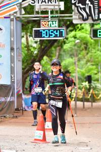 BIB: 204
                            <button type="button" onclick="openModal(3935963)" class="btn btn-primary btn-sm float-right btn-popup" data-toggle="modal" data-target=".modal-high-quality">
                        <i class="fas fa-shopping-cart"></i> Add to Cart
                    </button>
                                            <button type="button" onclick="isThisMe(3935963, true)" class="btn btn-success btn-sm float-right btn-popup btn-isme hidden" data-toggle="tooltip" data-placement="bottom" title="นี่คือรูปของคุณใช่ไหม คลิกที่นี่เพื่อเอาเข้าอัลบั้ม">
                        <i class="fas fa-plus"></i> Add to album
                    </button>
                    <button type="button" onclick="isThisMe(3935963, false)" class="btn btn-warning btn-sm float-right btn-popup btn-isnotme hidden">
                        <i class="fas fa-ban"></i> Remove from album
                    </button>