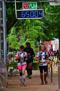 BIB: 00598, 3200, 3281
                            <button type="button" onclick="openModal(3933758)" class="btn btn-primary btn-sm float-right btn-popup" data-toggle="modal" data-target=".modal-high-quality">
                        <i class="fas fa-shopping-cart"></i> Add to Cart
                    </button>
                                            <button type="button" onclick="isThisMe(3933758, true)" class="btn btn-success btn-sm float-right btn-popup btn-isme hidden" data-toggle="tooltip" data-placement="bottom" title="นี่คือรูปของคุณใช่ไหม คลิกที่นี่เพื่อเอาเข้าอัลบั้ม">
                        <i class="fas fa-plus"></i> Add to album
                    </button>
                    <button type="button" onclick="isThisMe(3933758, false)" class="btn btn-warning btn-sm float-right btn-popup btn-isnotme hidden">
                        <i class="fas fa-ban"></i> Remove from album
                    </button>