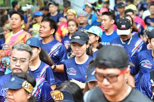 BIB: 
                            <button type="button" onclick="openModal(3949916)" class="btn btn-primary btn-sm float-right btn-popup" data-toggle="modal" data-target=".modal-high-quality">
                        <i class="fas fa-shopping-cart"></i> Add to Cart
                    </button>
                                            <button type="button" onclick="isThisMe(3949916, true)" class="btn btn-success btn-sm float-right btn-popup btn-isme hidden" data-toggle="tooltip" data-placement="bottom" title="นี่คือรูปของคุณใช่ไหม คลิกที่นี่เพื่อเอาเข้าอัลบั้ม">
                        <i class="fas fa-plus"></i> Add to album
                    </button>
                    <button type="button" onclick="isThisMe(3949916, false)" class="btn btn-warning btn-sm float-right btn-popup btn-isnotme hidden">
                        <i class="fas fa-ban"></i> Remove from album
                    </button>