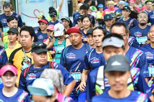 BIB: 156, 165, 415
                            <button type="button" onclick="openModal(3949904)" class="btn btn-primary btn-sm float-right btn-popup" data-toggle="modal" data-target=".modal-high-quality">
                        <i class="fas fa-shopping-cart"></i> Add to Cart
                    </button>
                                            <button type="button" onclick="isThisMe(3949904, true)" class="btn btn-success btn-sm float-right btn-popup btn-isme hidden" data-toggle="tooltip" data-placement="bottom" title="นี่คือรูปของคุณใช่ไหม คลิกที่นี่เพื่อเอาเข้าอัลบั้ม">
                        <i class="fas fa-plus"></i> Add to album
                    </button>
                    <button type="button" onclick="isThisMe(3949904, false)" class="btn btn-warning btn-sm float-right btn-popup btn-isnotme hidden">
                        <i class="fas fa-ban"></i> Remove from album
                    </button>