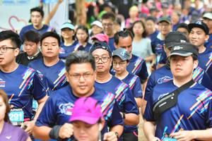 BIB: 291
                            <button type="button" onclick="openModal(3950336)" class="btn btn-primary btn-sm float-right btn-popup" data-toggle="modal" data-target=".modal-high-quality">
                        <i class="fas fa-shopping-cart"></i> Add to Cart
                    </button>
                                            <button type="button" onclick="isThisMe(3950336, true)" class="btn btn-success btn-sm float-right btn-popup btn-isme hidden" data-toggle="tooltip" data-placement="bottom" title="นี่คือรูปของคุณใช่ไหม คลิกที่นี่เพื่อเอาเข้าอัลบั้ม">
                        <i class="fas fa-plus"></i> Add to album
                    </button>
                    <button type="button" onclick="isThisMe(3950336, false)" class="btn btn-warning btn-sm float-right btn-popup btn-isnotme hidden">
                        <i class="fas fa-ban"></i> Remove from album
                    </button>