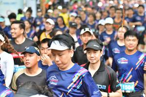 BIB: 1504
                            <button type="button" onclick="openModal(3950252)" class="btn btn-primary btn-sm float-right btn-popup" data-toggle="modal" data-target=".modal-high-quality">
                        <i class="fas fa-shopping-cart"></i> Add to Cart
                    </button>
                                            <button type="button" onclick="isThisMe(3950252, true)" class="btn btn-success btn-sm float-right btn-popup btn-isme hidden" data-toggle="tooltip" data-placement="bottom" title="นี่คือรูปของคุณใช่ไหม คลิกที่นี่เพื่อเอาเข้าอัลบั้ม">
                        <i class="fas fa-plus"></i> Add to album
                    </button>
                    <button type="button" onclick="isThisMe(3950252, false)" class="btn btn-warning btn-sm float-right btn-popup btn-isnotme hidden">
                        <i class="fas fa-ban"></i> Remove from album
                    </button>