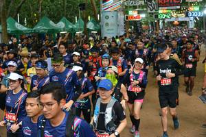 BIB: 13042, 03038, 7137, 712, 2416
                            <button type="button" onclick="openModal(4418193)" class="btn btn-primary btn-sm float-right btn-popup" data-toggle="modal" data-target=".modal-high-quality">
                        <i class="fas fa-shopping-cart"></i> Add to Cart
                    </button>
                                            <button type="button" onclick="isThisMe(4418193, true)" class="btn btn-success btn-sm float-right btn-popup btn-isme hidden" data-toggle="tooltip" data-placement="bottom" title="นี่คือรูปของคุณใช่ไหม คลิกที่นี่เพื่อเอาเข้าอัลบั้ม">
                        <i class="fas fa-plus"></i> Add to album
                    </button>
                    <button type="button" onclick="isThisMe(4418193, false)" class="btn btn-warning btn-sm float-right btn-popup btn-isnotme hidden">
                        <i class="fas fa-ban"></i> Remove from album
                    </button>