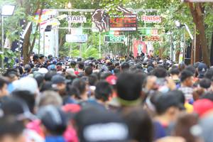 BIB: 300
                            <button type="button" onclick="openModal(4211954)" class="btn btn-primary btn-sm float-right btn-popup" data-toggle="modal" data-target=".modal-high-quality">
                        <i class="fas fa-shopping-cart"></i> Add to Cart
                    </button>
                                            <button type="button" onclick="isThisMe(4211954, true)" class="btn btn-success btn-sm float-right btn-popup btn-isme hidden" data-toggle="tooltip" data-placement="bottom" title="นี่คือรูปของคุณใช่ไหม คลิกที่นี่เพื่อเอาเข้าอัลบั้ม">
                        <i class="fas fa-plus"></i> Add to album
                    </button>
                    <button type="button" onclick="isThisMe(4211954, false)" class="btn btn-warning btn-sm float-right btn-popup btn-isnotme hidden">
                        <i class="fas fa-ban"></i> Remove from album
                    </button>