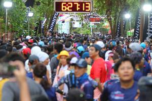 BIB: 627
                            <button type="button" onclick="openModal(4211674)" class="btn btn-primary btn-sm float-right btn-popup" data-toggle="modal" data-target=".modal-high-quality">
                        <i class="fas fa-shopping-cart"></i> Add to Cart
                    </button>
                                            <button type="button" onclick="isThisMe(4211674, true)" class="btn btn-success btn-sm float-right btn-popup btn-isme hidden" data-toggle="tooltip" data-placement="bottom" title="นี่คือรูปของคุณใช่ไหม คลิกที่นี่เพื่อเอาเข้าอัลบั้ม">
                        <i class="fas fa-plus"></i> Add to album
                    </button>
                    <button type="button" onclick="isThisMe(4211674, false)" class="btn btn-warning btn-sm float-right btn-popup btn-isnotme hidden">
                        <i class="fas fa-ban"></i> Remove from album
                    </button>