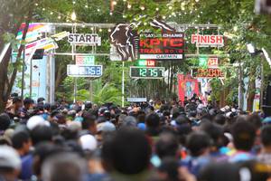 BIB: 210, 8211
                            <button type="button" onclick="openModal(4211831)" class="btn btn-primary btn-sm float-right btn-popup" data-toggle="modal" data-target=".modal-high-quality">
                        <i class="fas fa-shopping-cart"></i> Add to Cart
                    </button>
                                            <button type="button" onclick="isThisMe(4211831, true)" class="btn btn-success btn-sm float-right btn-popup btn-isme hidden" data-toggle="tooltip" data-placement="bottom" title="นี่คือรูปของคุณใช่ไหม คลิกที่นี่เพื่อเอาเข้าอัลบั้ม">
                        <i class="fas fa-plus"></i> Add to album
                    </button>
                    <button type="button" onclick="isThisMe(4211831, false)" class="btn btn-warning btn-sm float-right btn-popup btn-isnotme hidden">
                        <i class="fas fa-ban"></i> Remove from album
                    </button>