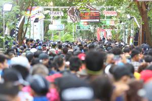 BIB: 12804
                            <button type="button" onclick="openModal(4211990)" class="btn btn-primary btn-sm float-right btn-popup" data-toggle="modal" data-target=".modal-high-quality">
                        <i class="fas fa-shopping-cart"></i> Add to Cart
                    </button>
                                            <button type="button" onclick="isThisMe(4211990, true)" class="btn btn-success btn-sm float-right btn-popup btn-isme hidden" data-toggle="tooltip" data-placement="bottom" title="นี่คือรูปของคุณใช่ไหม คลิกที่นี่เพื่อเอาเข้าอัลบั้ม">
                        <i class="fas fa-plus"></i> Add to album
                    </button>
                    <button type="button" onclick="isThisMe(4211990, false)" class="btn btn-warning btn-sm float-right btn-popup btn-isnotme hidden">
                        <i class="fas fa-ban"></i> Remove from album
                    </button>