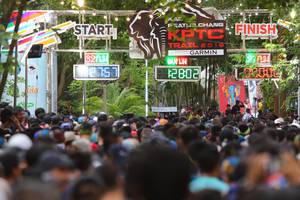 BIB: 3211, 12802
                            <button type="button" onclick="openModal(4211844)" class="btn btn-primary btn-sm float-right btn-popup" data-toggle="modal" data-target=".modal-high-quality">
                        <i class="fas fa-shopping-cart"></i> Add to Cart
                    </button>
                                            <button type="button" onclick="isThisMe(4211844, true)" class="btn btn-success btn-sm float-right btn-popup btn-isme hidden" data-toggle="tooltip" data-placement="bottom" title="นี่คือรูปของคุณใช่ไหม คลิกที่นี่เพื่อเอาเข้าอัลบั้ม">
                        <i class="fas fa-plus"></i> Add to album
                    </button>
                    <button type="button" onclick="isThisMe(4211844, false)" class="btn btn-warning btn-sm float-right btn-popup btn-isnotme hidden">
                        <i class="fas fa-ban"></i> Remove from album
                    </button>