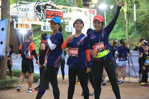 BIB: 2695, 2692, 
                            <button type="button" onclick="openModal(4202502)" class="btn btn-primary btn-sm float-right btn-popup" data-toggle="modal" data-target=".modal-high-quality">
                        <i class="fas fa-shopping-cart"></i> Add to Cart
                    </button>
                                            <button type="button" onclick="isThisMe(4202502, true)" class="btn btn-success btn-sm float-right btn-popup btn-isme hidden" data-toggle="tooltip" data-placement="bottom" title="นี่คือรูปของคุณใช่ไหม คลิกที่นี่เพื่อเอาเข้าอัลบั้ม">
                        <i class="fas fa-plus"></i> Add to album
                    </button>
                    <button type="button" onclick="isThisMe(4202502, false)" class="btn btn-warning btn-sm float-right btn-popup btn-isnotme hidden">
                        <i class="fas fa-ban"></i> Remove from album
                    </button>