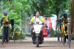 BIB: 
                            <button type="button" onclick="openModal(4295333)" class="btn btn-primary btn-sm float-right btn-popup" data-toggle="modal" data-target=".modal-high-quality">
                        <i class="fas fa-shopping-cart"></i> Add to Cart
                    </button>
                                            <button type="button" onclick="isThisMe(4295333, true)" class="btn btn-success btn-sm float-right btn-popup btn-isme hidden" data-toggle="tooltip" data-placement="bottom" title="นี่คือรูปของคุณใช่ไหม คลิกที่นี่เพื่อเอาเข้าอัลบั้ม">
                        <i class="fas fa-plus"></i> Add to album
                    </button>
                    <button type="button" onclick="isThisMe(4295333, false)" class="btn btn-warning btn-sm float-right btn-popup btn-isnotme hidden">
                        <i class="fas fa-ban"></i> Remove from album
                    </button>