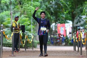 BIB: 5565
                            <button type="button" onclick="openModal(4295177)" class="btn btn-primary btn-sm float-right btn-popup" data-toggle="modal" data-target=".modal-high-quality">
                        <i class="fas fa-shopping-cart"></i> Add to Cart
                    </button>
                                            <button type="button" onclick="isThisMe(4295177, true)" class="btn btn-success btn-sm float-right btn-popup btn-isme hidden" data-toggle="tooltip" data-placement="bottom" title="นี่คือรูปของคุณใช่ไหม คลิกที่นี่เพื่อเอาเข้าอัลบั้ม">
                        <i class="fas fa-plus"></i> Add to album
                    </button>
                    <button type="button" onclick="isThisMe(4295177, false)" class="btn btn-warning btn-sm float-right btn-popup btn-isnotme hidden">
                        <i class="fas fa-ban"></i> Remove from album
                    </button>