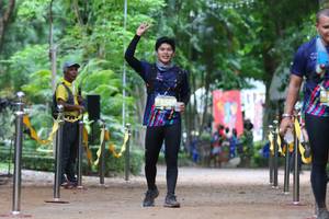 BIB: 5565
                            <button type="button" onclick="openModal(4295188)" class="btn btn-primary btn-sm float-right btn-popup" data-toggle="modal" data-target=".modal-high-quality">
                        <i class="fas fa-shopping-cart"></i> Add to Cart
                    </button>
                                            <button type="button" onclick="isThisMe(4295188, true)" class="btn btn-success btn-sm float-right btn-popup btn-isme hidden" data-toggle="tooltip" data-placement="bottom" title="นี่คือรูปของคุณใช่ไหม คลิกที่นี่เพื่อเอาเข้าอัลบั้ม">
                        <i class="fas fa-plus"></i> Add to album
                    </button>
                    <button type="button" onclick="isThisMe(4295188, false)" class="btn btn-warning btn-sm float-right btn-popup btn-isnotme hidden">
                        <i class="fas fa-ban"></i> Remove from album
                    </button>