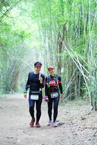 BIB: 3827, 3826
                            <button type="button" onclick="openModal(4161271)" class="btn btn-primary btn-sm float-right btn-popup" data-toggle="modal" data-target=".modal-high-quality">
                        <i class="fas fa-shopping-cart"></i> Add to Cart
                    </button>
                                            <button type="button" onclick="isThisMe(4161271, true)" class="btn btn-success btn-sm float-right btn-popup btn-isme hidden" data-toggle="tooltip" data-placement="bottom" title="นี่คือรูปของคุณใช่ไหม คลิกที่นี่เพื่อเอาเข้าอัลบั้ม">
                        <i class="fas fa-plus"></i> Add to album
                    </button>
                    <button type="button" onclick="isThisMe(4161271, false)" class="btn btn-warning btn-sm float-right btn-popup btn-isnotme hidden">
                        <i class="fas fa-ban"></i> Remove from album
                    </button>