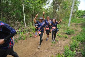 BIB: 2679, 2877, 2878
                            <button type="button" onclick="openModal(4387208)" class="btn btn-primary btn-sm float-right btn-popup" data-toggle="modal" data-target=".modal-high-quality">
                        <i class="fas fa-shopping-cart"></i> Add to Cart
                    </button>
                                            <button type="button" onclick="isThisMe(4387208, true)" class="btn btn-success btn-sm float-right btn-popup btn-isme hidden" data-toggle="tooltip" data-placement="bottom" title="นี่คือรูปของคุณใช่ไหม คลิกที่นี่เพื่อเอาเข้าอัลบั้ม">
                        <i class="fas fa-plus"></i> Add to album
                    </button>
                    <button type="button" onclick="isThisMe(4387208, false)" class="btn btn-warning btn-sm float-right btn-popup btn-isnotme hidden">
                        <i class="fas fa-ban"></i> Remove from album
                    </button>