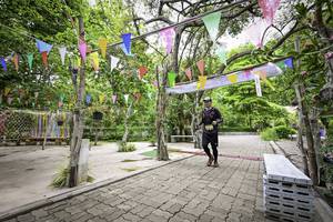 BIB: 
                            <button type="button" onclick="openModal(4374052)" class="btn btn-primary btn-sm float-right btn-popup" data-toggle="modal" data-target=".modal-high-quality">
                        <i class="fas fa-shopping-cart"></i> Add to Cart
                    </button>
                                            <button type="button" onclick="isThisMe(4374052, true)" class="btn btn-success btn-sm float-right btn-popup btn-isme hidden" data-toggle="tooltip" data-placement="bottom" title="นี่คือรูปของคุณใช่ไหม คลิกที่นี่เพื่อเอาเข้าอัลบั้ม">
                        <i class="fas fa-plus"></i> Add to album
                    </button>
                    <button type="button" onclick="isThisMe(4374052, false)" class="btn btn-warning btn-sm float-right btn-popup btn-isnotme hidden">
                        <i class="fas fa-ban"></i> Remove from album
                    </button>