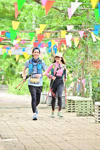 BIB: 0111
                            <button type="button" onclick="openModal(4332201)" class="btn btn-primary btn-sm float-right btn-popup" data-toggle="modal" data-target=".modal-high-quality">
                        <i class="fas fa-shopping-cart"></i> Add to Cart
                    </button>
                                            <button type="button" onclick="isThisMe(4332201, true)" class="btn btn-success btn-sm float-right btn-popup btn-isme hidden" data-toggle="tooltip" data-placement="bottom" title="นี่คือรูปของคุณใช่ไหม คลิกที่นี่เพื่อเอาเข้าอัลบั้ม">
                        <i class="fas fa-plus"></i> Add to album
                    </button>
                    <button type="button" onclick="isThisMe(4332201, false)" class="btn btn-warning btn-sm float-right btn-popup btn-isnotme hidden">
                        <i class="fas fa-ban"></i> Remove from album
                    </button>