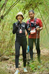 BIB: 218
                            <button type="button" onclick="openModal(22038998)" class="btn btn-primary btn-sm float-right btn-popup" data-toggle="modal" data-target=".modal-high-quality">
                        <i class="fas fa-shopping-cart"></i> Add to Cart
                    </button>
                                            <button type="button" onclick="isThisMe(22038998, true)" class="btn btn-success btn-sm float-right btn-popup btn-isme hidden" data-toggle="tooltip" data-placement="bottom" title="นี่คือรูปของคุณใช่ไหม คลิกที่นี่เพื่อเอาเข้าอัลบั้ม">
                        <i class="fas fa-plus"></i> Add to album
                    </button>
                    <button type="button" onclick="isThisMe(22038998, false)" class="btn btn-warning btn-sm float-right btn-popup btn-isnotme hidden">
                        <i class="fas fa-ban"></i> Remove from album
                    </button>